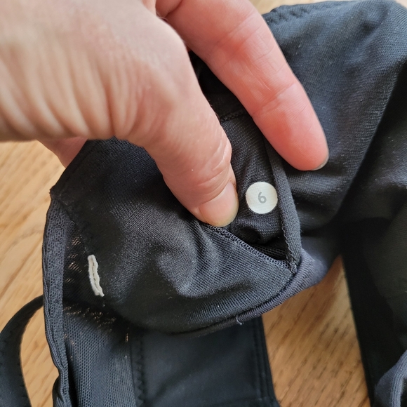 Lululemon Oxygen Mesh Polka Dotted Black Strappy Sports Bra High Support - Picture 7 of 8